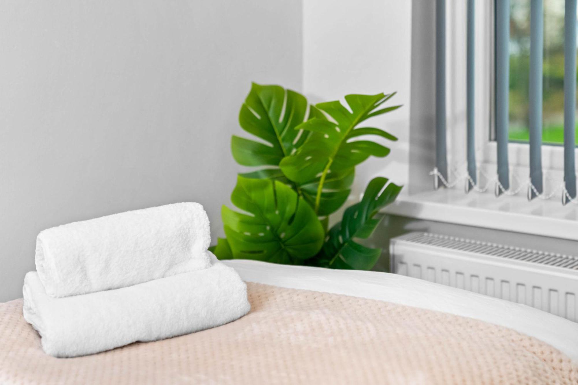 Modern 18 Guest Large Home In Solihull - Near Nec, Jlr, Hs2 And Bhx Birmingham Ngoại thất bức ảnh